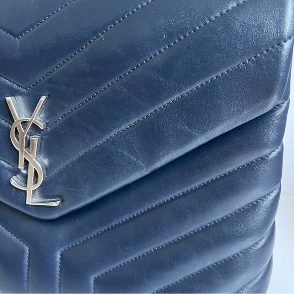 Saint Laurent Medium LouLou  ❌ Pending Sale ❌ - Picture 3 of 16